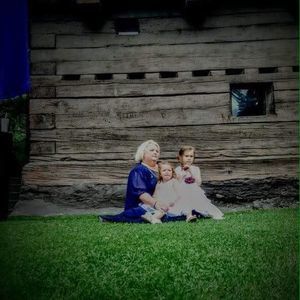 Meet your Posher, Polly